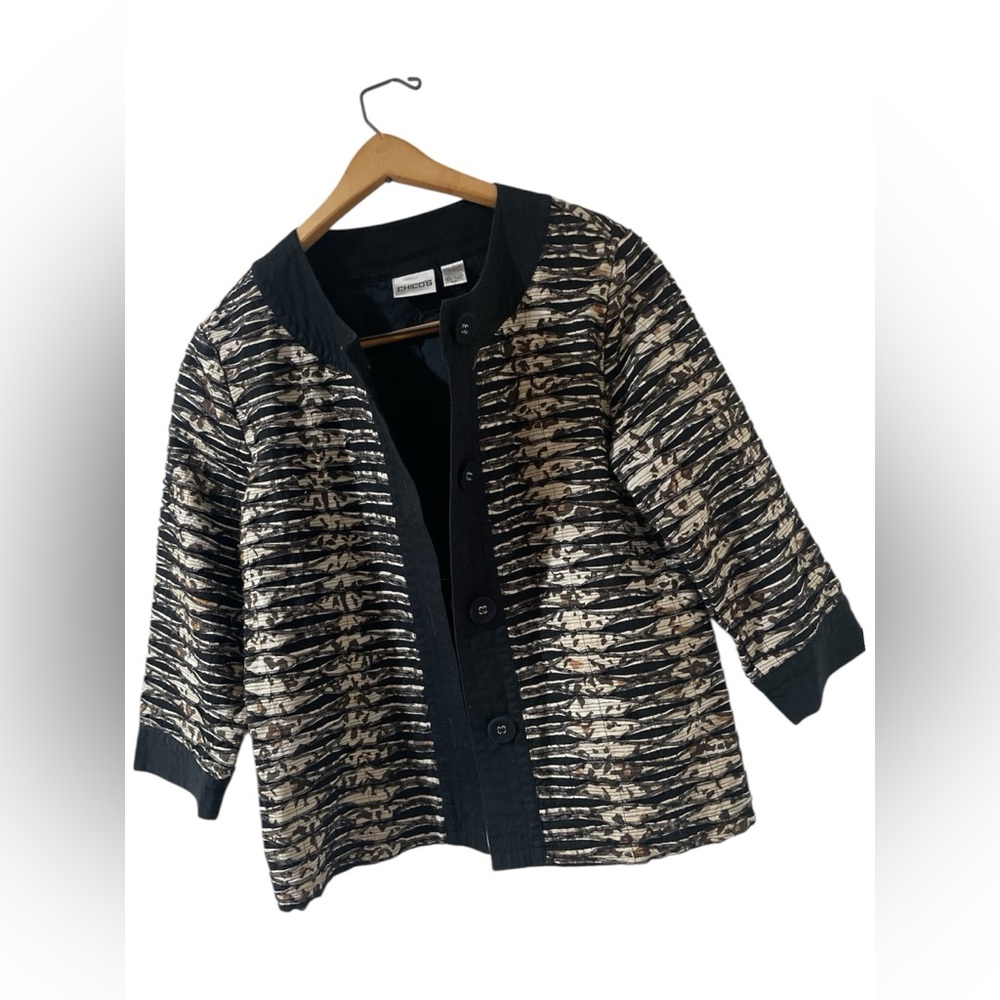 CHICO’S size 1 Textured Jacket NWOT this is a women’s size 8.
